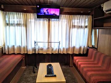 Фотографии Дома для отпуска Two Rooms Rustic House - Self Check-In г. Бухарест (Румыния) №1 Фото Дома для отпуска Two Rooms Rustic House - Self Check-In г. Бухарест 1