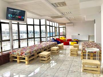 Фотографии Хостелы Mil Pasos Penthouse Hostel г. Бухарест (Румыния) №1 Фото Хостелы Mil Pasos Penthouse Hostel г. Бухарест 1
