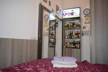 Фотографии Проживание в семье Small and lovley room near Parlament with breakfast г. Бухарест (Румыния) №1 Фото Проживание в семье Small and lovley room near Parlament with breakfast г. Бухарест 1