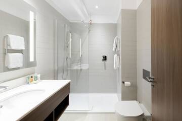 Фотографии Отель Hilton Garden Inn Bucharest г. Бухарест (Румыния) №3 Фото Отель Hilton Garden Inn Bucharest г. Бухарест 3