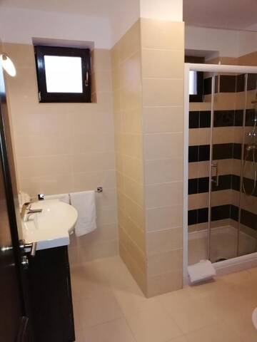Фотографии Отель Hotel Reginetta г. Бухарест (Румыния) №3 Фото Отель Hotel Reginetta г. Бухарест 3