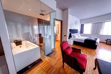 Фотографии Отель Sarroglia Hotel г. Бухарест (Румыния) №2 Фото Отель Sarroglia Hotel г. Бухарест 2