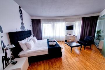 Фотографии Отель Sarroglia Hotel г. Бухарест (Румыния) №3 Фото Отель Sarroglia Hotel г. Бухарест 3