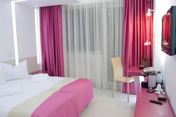 Фотографии Отель Christina Hotel г. Бухарест (Румыния) №2 Фото Отель Christina Hotel г. Бухарест 2