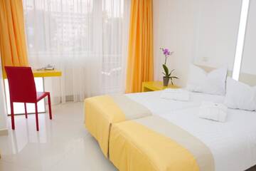 Фотографии Отель Christina Hotel г. Бухарест (Румыния) №3 Фото Отель Christina Hotel г. Бухарест 3