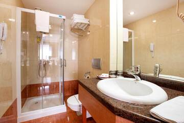 Фотографии Отель Hotel Duke Romana г. Бухарест (Румыния) №3 Фото Отель Hotel Duke Romana г. Бухарест 3