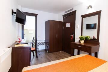 Фотографии Отель Hotel Duke Armeneasca - Ex Tempo г. Бухарест (Румыния) №3 Фото Отель Hotel Duke Armeneasca - Ex Tempo г. Бухарест 3