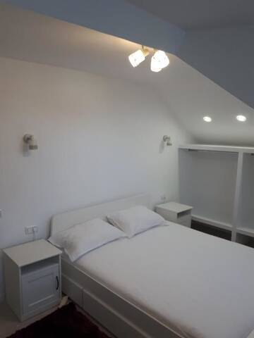 Фото номера Дом с 2 спальнями Дома для отпуска Iarca Cottage г. Бухарест 47