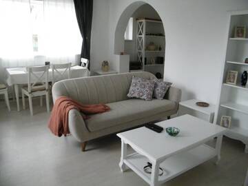 Фото номера Дом с 2 спальнями Дома для отпуска Iarca Cottage г. Бухарест 12