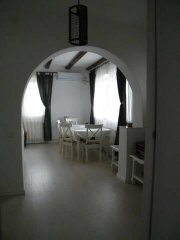 Фото номера Дом с 2 спальнями Дома для отпуска Iarca Cottage г. Бухарест 10