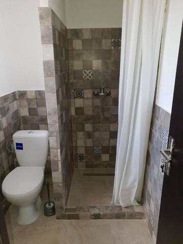 Фото номера Двухместный номер с 1 кроватью и собственной ванной комнатой Мотели MAG Motel г. Бухарест 5
