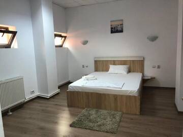 Фото номера Двухместный номер с 1 кроватью Отель Hotel Tomi г. Бухарест 8