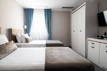 Фото номера Двухместный номер Делюкс с 2 отдельными кроватями Отель New Era Hotel г. Бухарест 8
