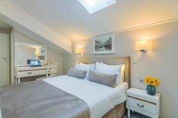 Фото номера Attic Deluxe Double Room Отель New Era Hotel г. Бухарест 4