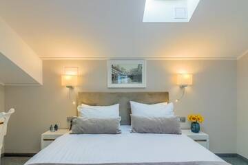 Фото номера Attic Deluxe Double Room Отель New Era Hotel г. Бухарест 11