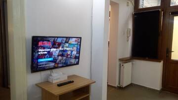 Фото номера Апартаменты - 1-й этаж Гостевой дом Center walking г. Бухарест 12