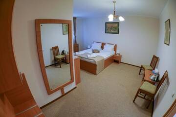 Фото номера Двухместный номер с 1 кроватью Отель Bucharest Downtown Inn г. Бухарест 4