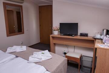 Фото номера Двухместный номер эконом-класса с 1 кроватью Отель Bucharest Downtown Inn г. Бухарест 4