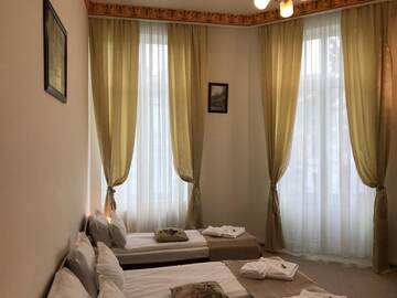 Фото номера Трехместный номер Отель Bucharest Downtown Inn г. Бухарест 6