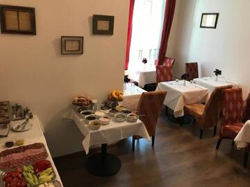 Фото номера Двухместный номер эконом-класса с 1 кроватью Отель Bucharest Downtown Inn г. Бухарест 10