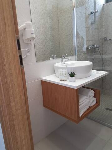 Фото номера Номер с кроватью размера «king-size» Отель YMY Boutique Residence г. Бухарест 8