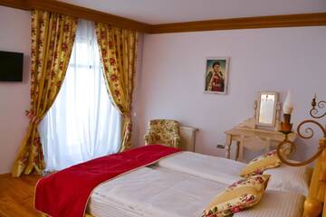 Фото номера Двухместный номер Делюкс с 1 кроватью Отель Casa Comana Boutique Hotel г. Бухарест 6