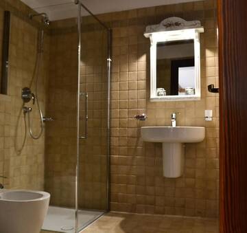 Фото номера Стандартный двухместный номер с 1 кроватью Отель Casa Comana Boutique Hotel г. Бухарест 7