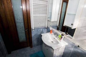 Фото номера Вилла Делюкс Виллы Beautiful Apartments in Villa near Airport г. Бухарест 39