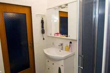 Фото номера Вилла Делюкс Виллы Beautiful Apartments in Villa near Airport г. Бухарест 37