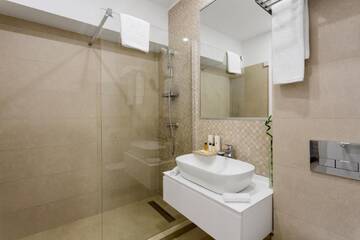 Фото номера Двухместный номер с 1 кроватью и балконом Отель Athina Suites Hotel г. Бухарест 8