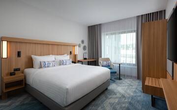 Фото номера Стандартный номер с 1 кроватью размера «king-size» Отель Courtyard by Marriott Bucharest Floreasca г. Бухарест 4