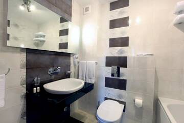 Фото номера Двухместный номер с 1 кроватью Отель Ambiance Hotel г. Бухарест 6
