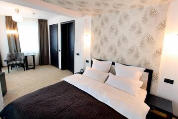 Фото номера Полулюкс Отель Ambiance Hotel г. Бухарест 2