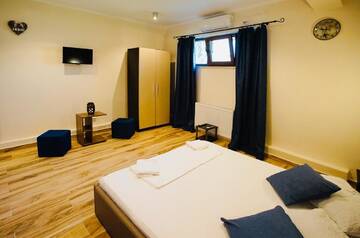 Фото Хостелы Byzanthin Hostel г. Бухарест 4