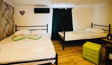 Фото номера Трехместный номер Хостелы Byzanthin Hostel г. Бухарест 6