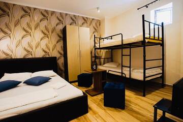 Фото номера Трехместный номер Хостелы Byzanthin Hostel г. Бухарест 8