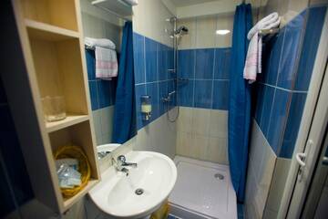 Фото номера Двухместный номер с 1 кроватью Мотели Motel La Gil г. Бухарест 14