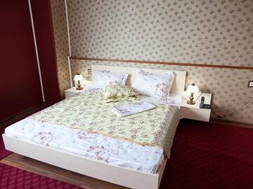 Фото номера Двухместный номер с 1 кроватью Отель Hotel La Gil г. Бухарест 13