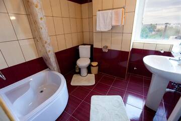 Фото номера Двухместный номер с 1 кроватью Отель Hotel La Gil г. Бухарест 5