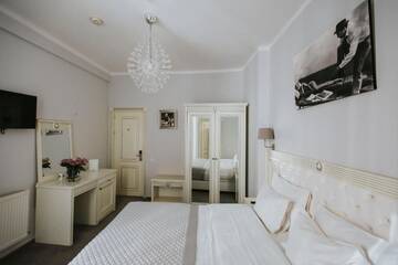 Фото номера Двухместный номер Отель Hotel Boutique &amp; Restaurant Cherie г. Бухарест 4