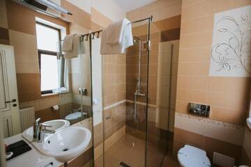 Фото номера Двухместный номер Отель Hotel Boutique &amp; Restaurant Cherie г. Бухарест 5