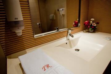 Фото номера Двухместный номер «Комфорт» с 1 кроватью Апарт-отели Top Rooms Aparthotel г. Бухарест 5