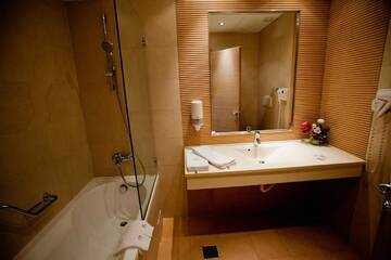 Фото номера Двухместный номер «Комфорт» с 1 кроватью Апарт-отели Top Rooms Aparthotel г. Бухарест 6