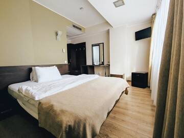 Фото номера Двухместный номер с 1 кроватью Отель Hotel Graffiti г. Бухарест 7