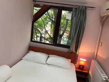 Фото номера Двухместный номер с 1 кроватью Хостелы Hostel Tripoli г. Бухарест 2