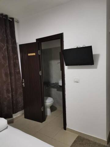 Фото номера Номер с кроватью размера «queen-size» Хостелы Hostel Tripoli г. Бухарест 8