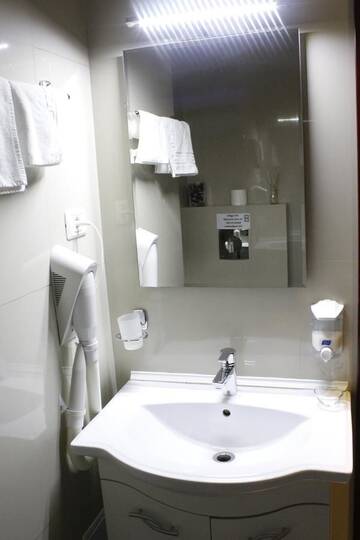 Фото номера Двухместный номер № 7 с 1 кроватью Отель Hotel Papion г. Бухарест 8
