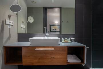 Фото номера Суперлюкс Отель Hotel Cismigiu г. Бухарест 3