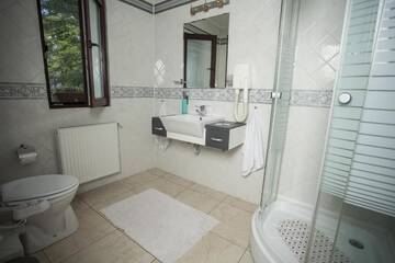 Фото номера Двухместный номер с 1 кроватью Отели типа «постель и завтрак» City Garden Rooms and Apartments г. Бухарест 13
