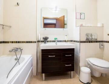 Фото номера Апартаменты бизнес-класса без спа Отель Orhideea Residence &amp; Spa г. Бухарест 5
